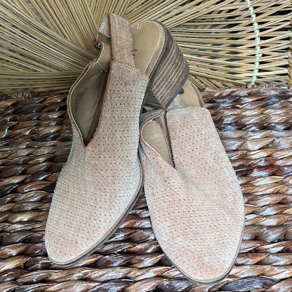 Lucky Brand sandals